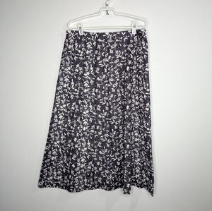 ✨3/$15 Peter Hahn purple white mid length floral skirt 16